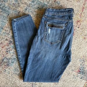 Distressed crop skinny jeans